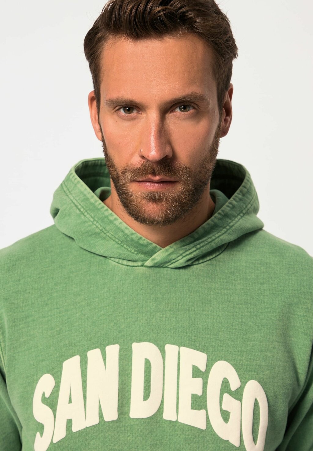 Толстовка с капюшоном VINTAGE LOOK BREAST PRINT JP1880, зеленый
Толстовка с капюшоном VINTAGE LOOK BREAST PRINT JP1880, зеленый