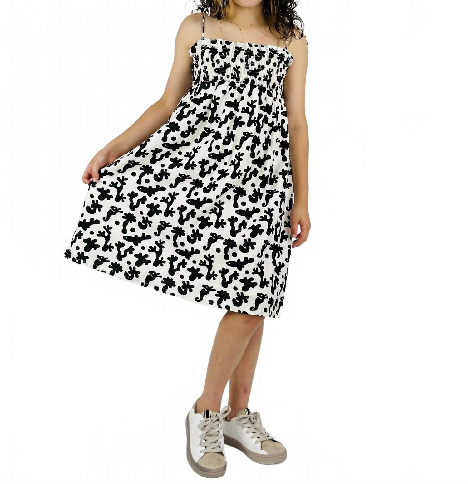 Детское платье-сарафан с коралловым принтом в бело-черной гамме Compania Fantastica
Детское платье-сарафан с коралловым принтом в бело-черной гамме Compania Fantastica