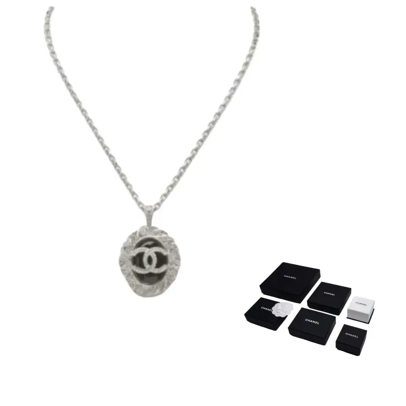 CHANEL 25S металлическое ожерелье унисекс silver
CHANEL 25S металлическое ожерелье унисекс silver