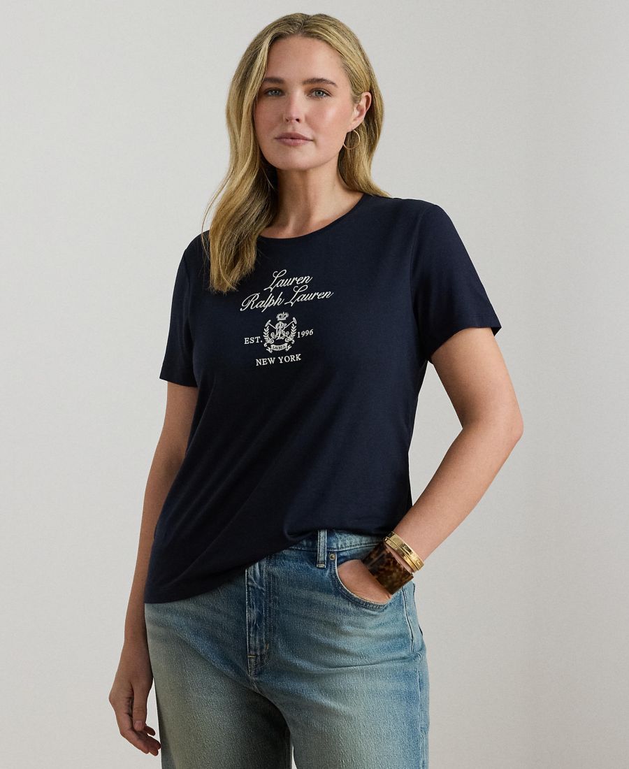 Футболка большого размера с вышитым гербом и круглым вырезом Lauren Ralph Lauren, Lauren Navy
Футболка большого размера с вышитым гербом и круглым вырезом Lauren Ralph Lauren, Lauren Navy