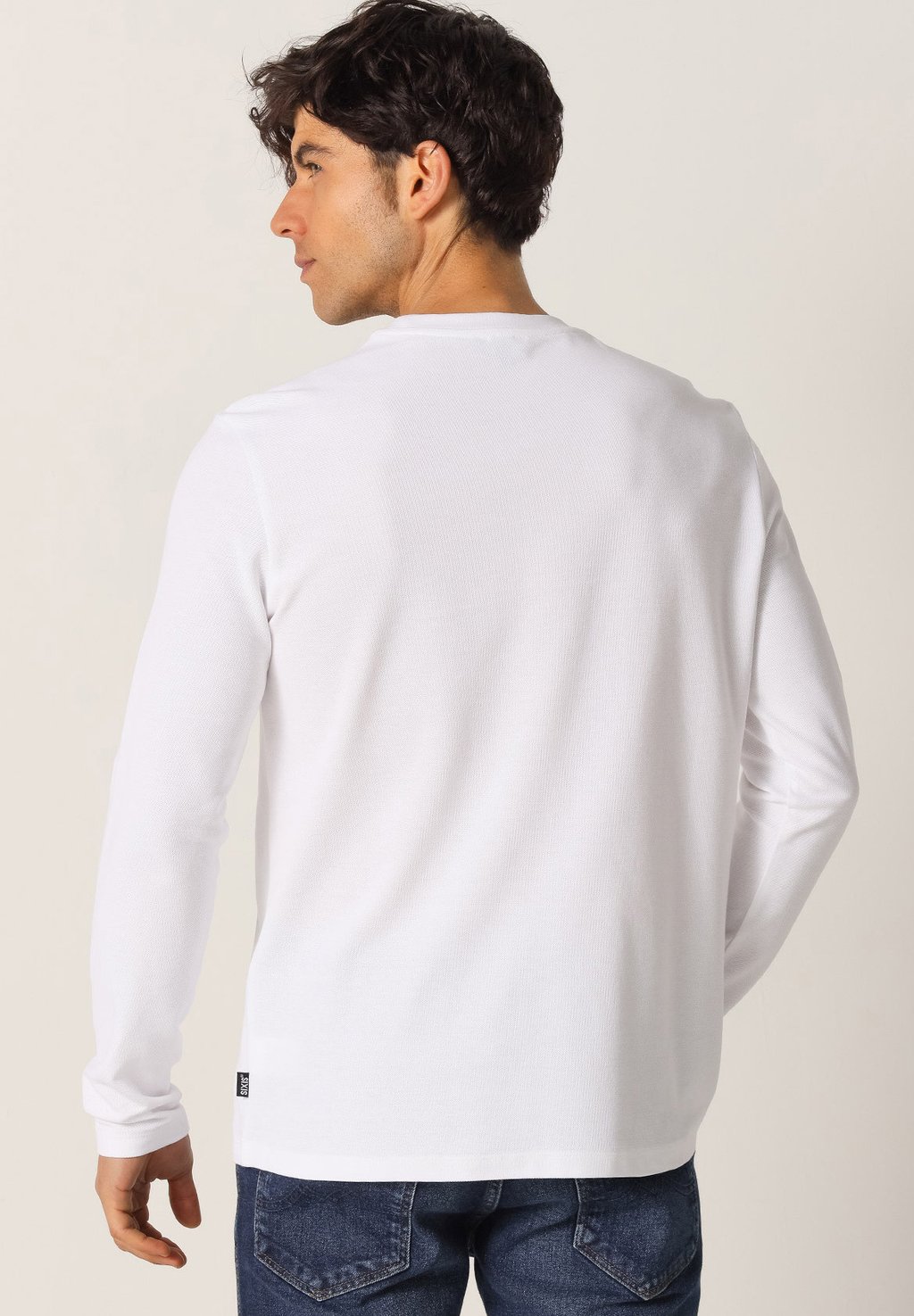 Топ с длинными рукавами BOX NECK Six Valves, белый
Топ с длинными рукавами BOX NECK Six Valves, белый