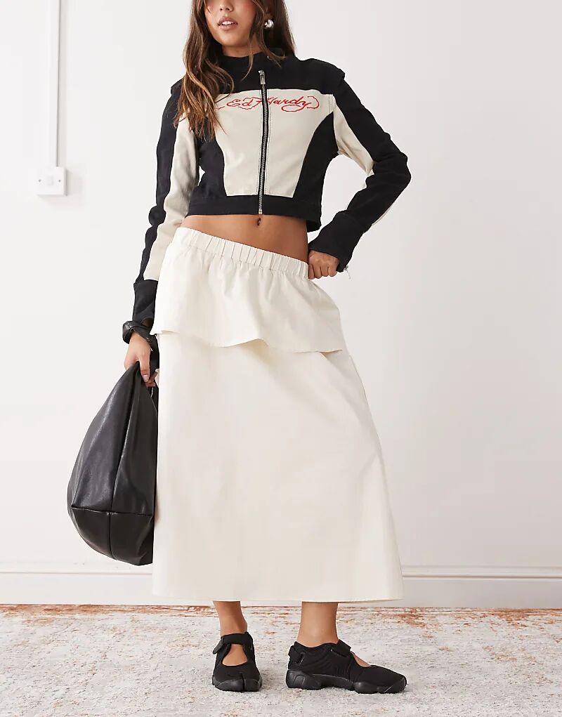 Юбка миди Reclaimed Vintage с баской кремового цвета
Юбка миди Reclaimed Vintage с баской кремового цвета