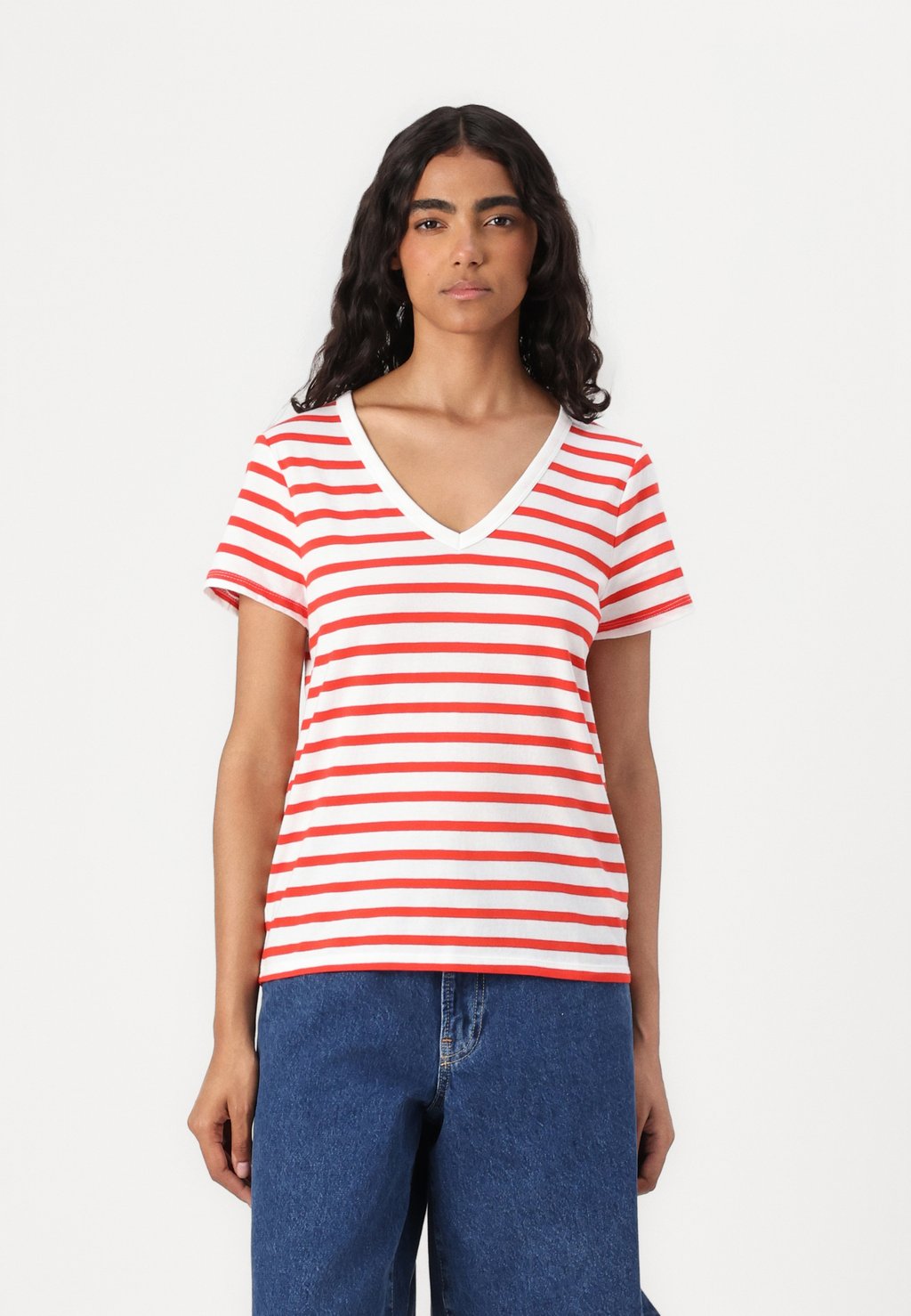 Футболка с принтом STRIPE GAP, кремовый
Футболка с принтом STRIPE GAP, кремовый