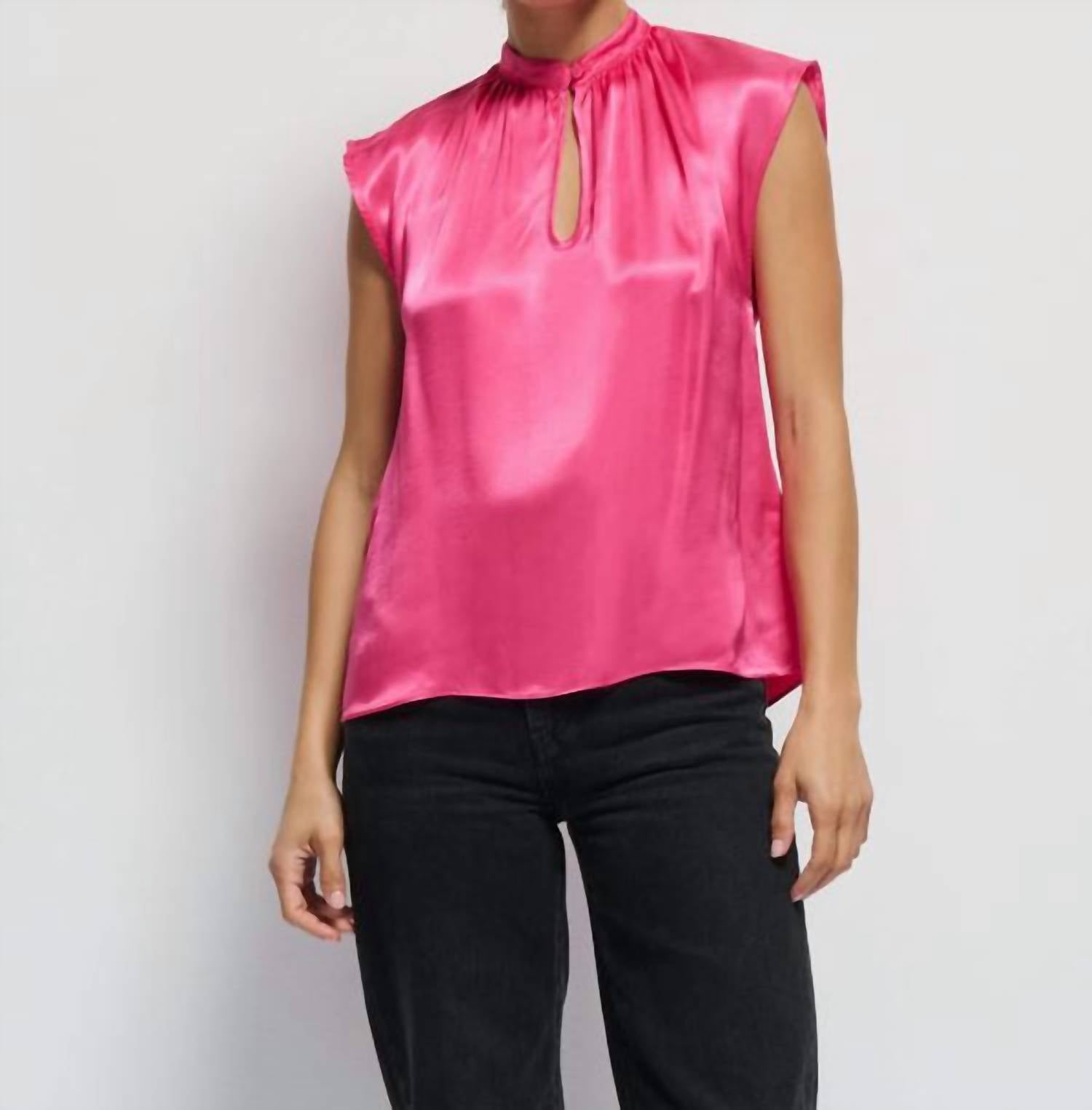 Топ Жанны в розовом цвете Flambe Nation LTD
Топ Жанны в розовом цвете Flambe Nation LTD