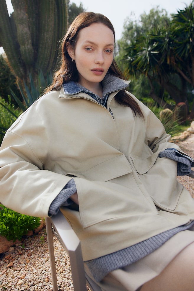 Куртка из парусины большого размера H&M, бежевый
Куртка из парусины большого размера H&M, бежевый