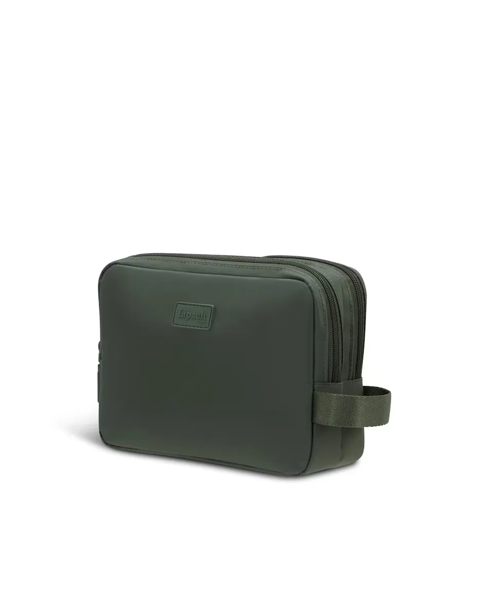 Водостойкая женская косметичка цвета хаки Plume Accessoires Lipault
Водостойкая женская косметичка цвета хаки Plume Accessoires Lipault