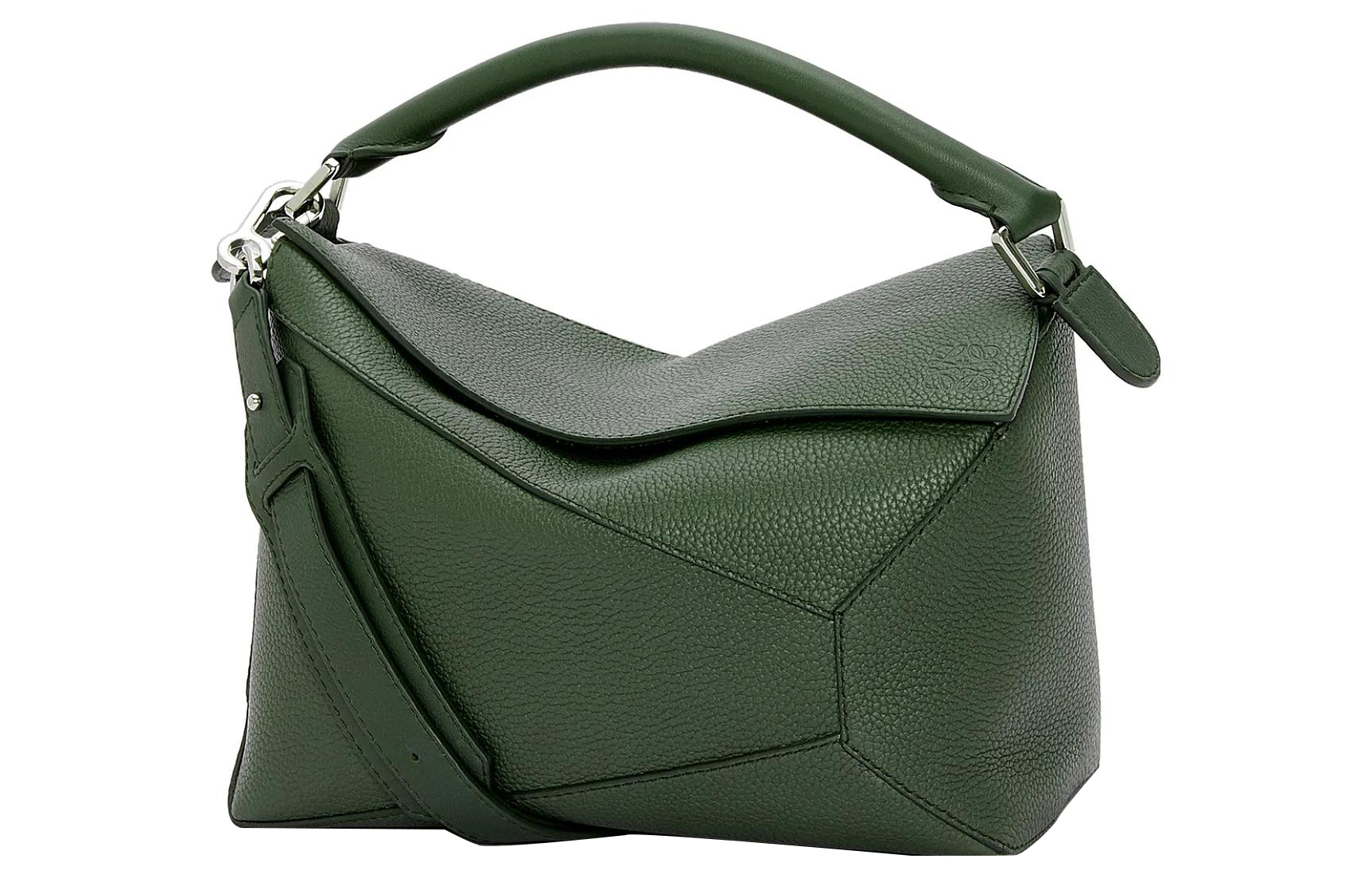 LOEWE Сумка-кроссбодди из зерненой телячьей кожи аквариумного зеленого цвета
LOEWE Сумка-кроссбодди из зерненой телячьей кожи аквариумного зеленого цвета