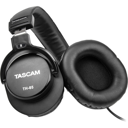 Мониторинговые наушники TASCAM TH-05
Мониторинговые наушники TASCAM TH-05