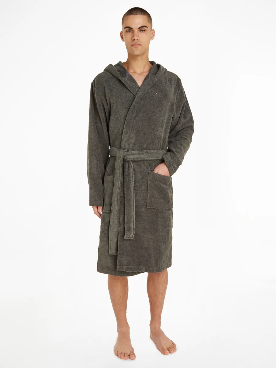 Халат Tommy Hilfiger Underwear (комплект, с поясом), с накладными карманами, серый
Халат Tommy Hilfiger Underwear (комплект, с поясом), с накладными карманами, серый