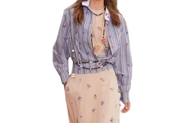 Рубашка женская синяя Chanel
Рубашка женская синяя Chanel