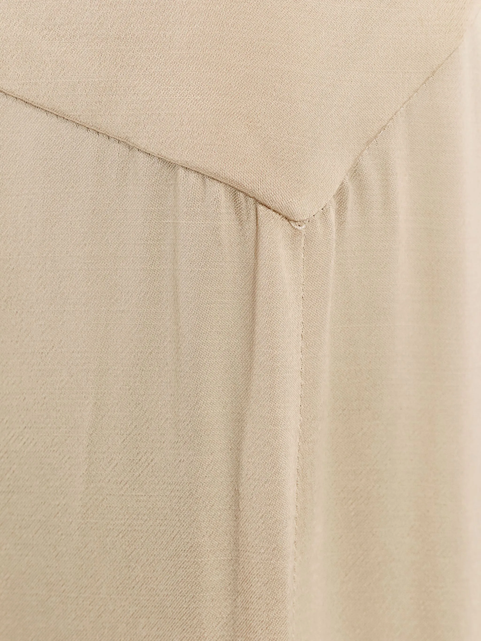 Атласная юбка миди The Nina Studio, бежевый
Атласная юбка миди The Nina Studio, бежевый