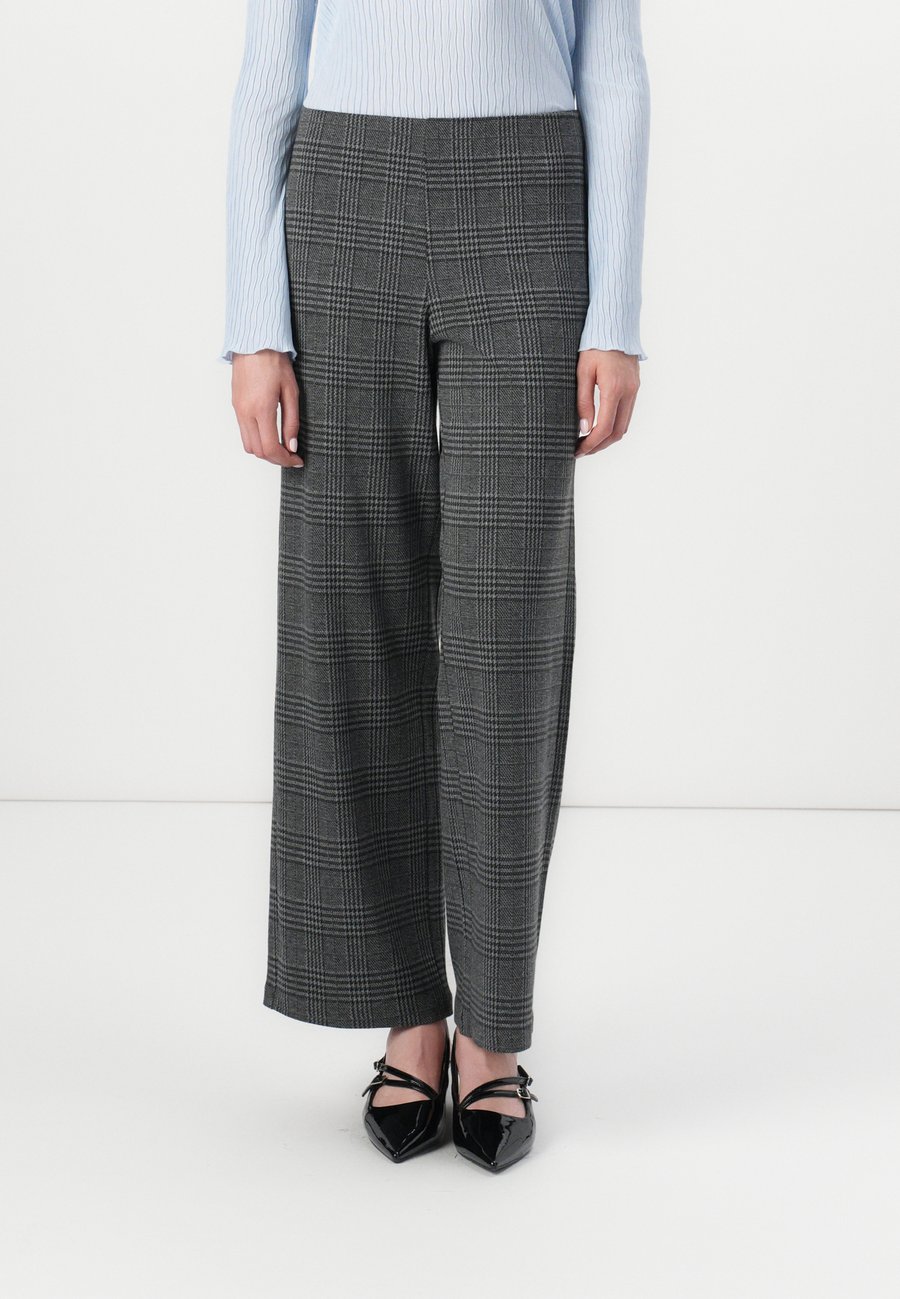 Брюки Vero Moda VMBERLIN WIDE PANT, Dark Grey/Black/Dark Grey
Брюки Vero Moda VMBERLIN WIDE PANT, Dark Grey/Black/Dark Grey