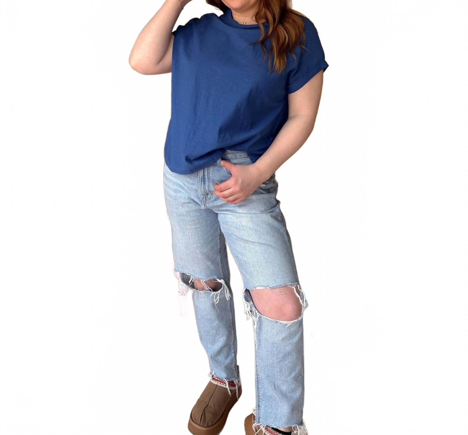 Базовый топ с круглым вырезом и короткими рукавами в классическом синем цвете ZENANA
Базовый топ с круглым вырезом и короткими рукавами в классическом синем цвете ZENANA