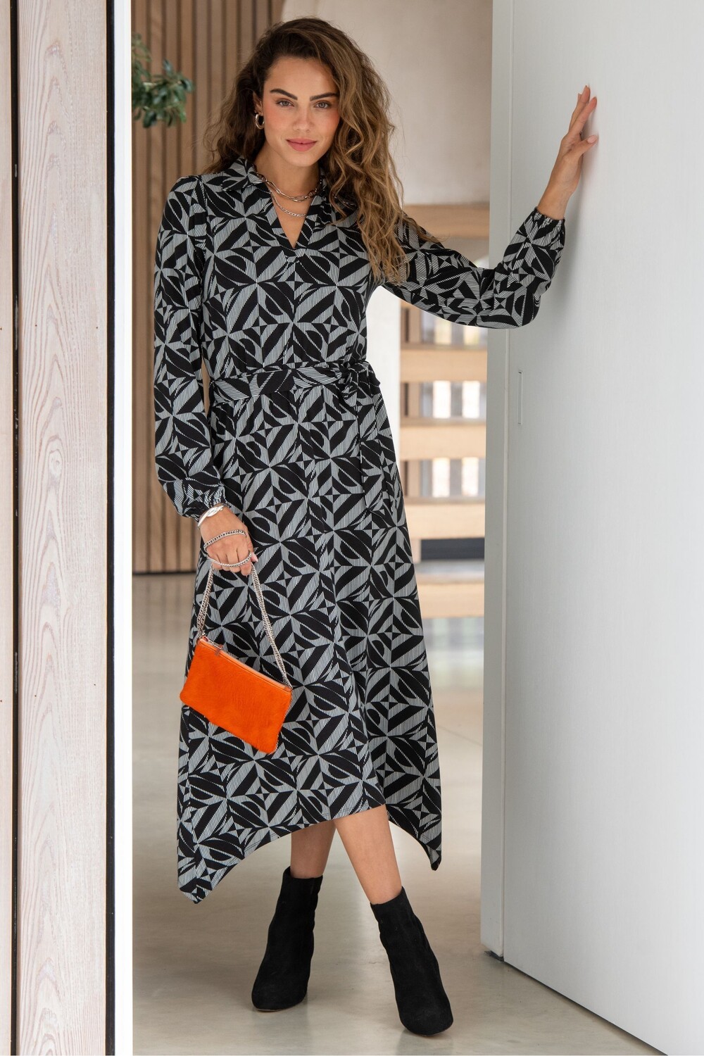 Платье миди из джерси «Венеция» с воротником стойкой Pour Moi, черный
Платье миди из джерси «Венеция» с воротником стойкой Pour Moi, черный