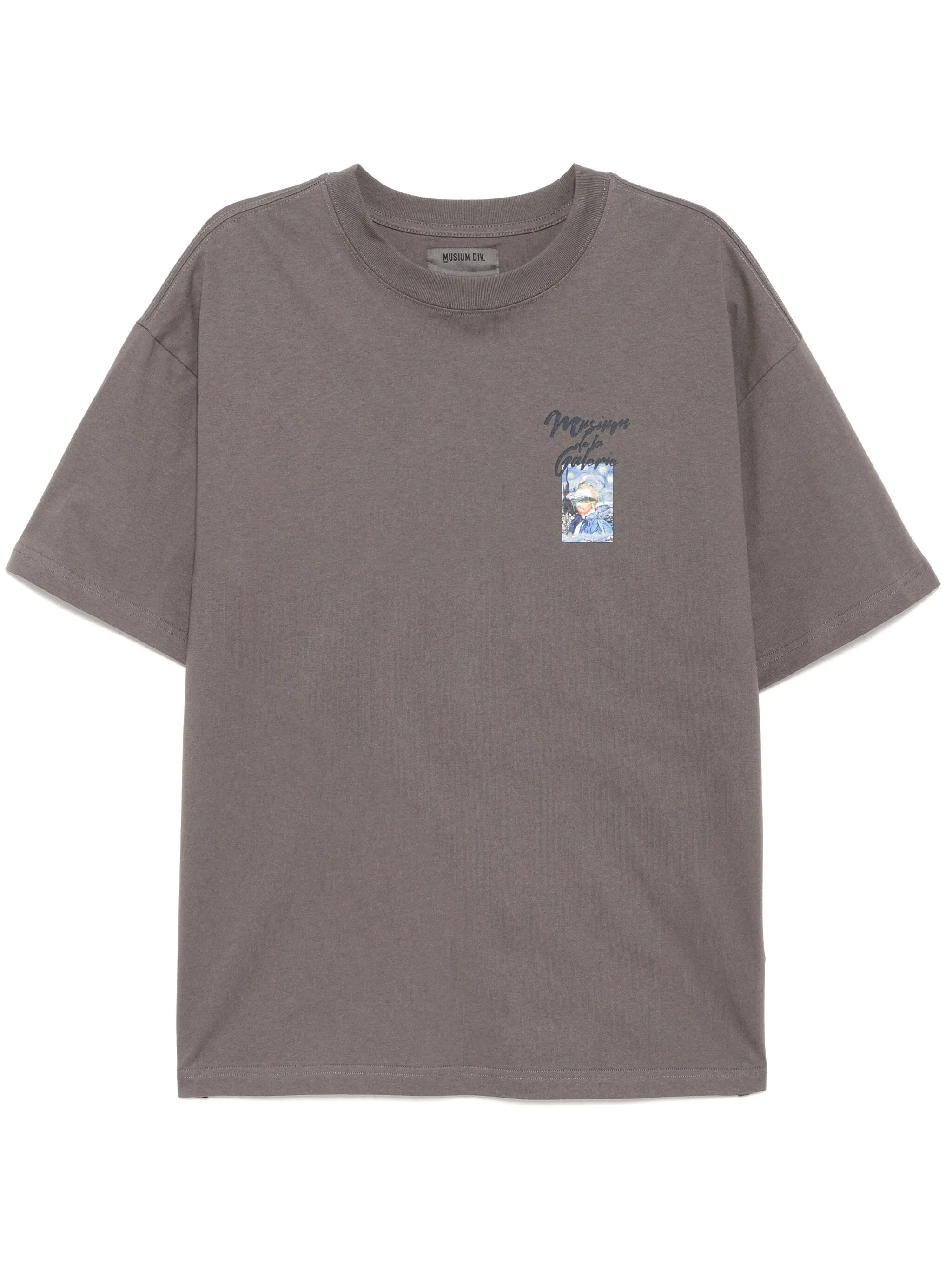 Футболка с графичным принтом Musium Div., серый
Футболка с графичным принтом Musium Div., серый