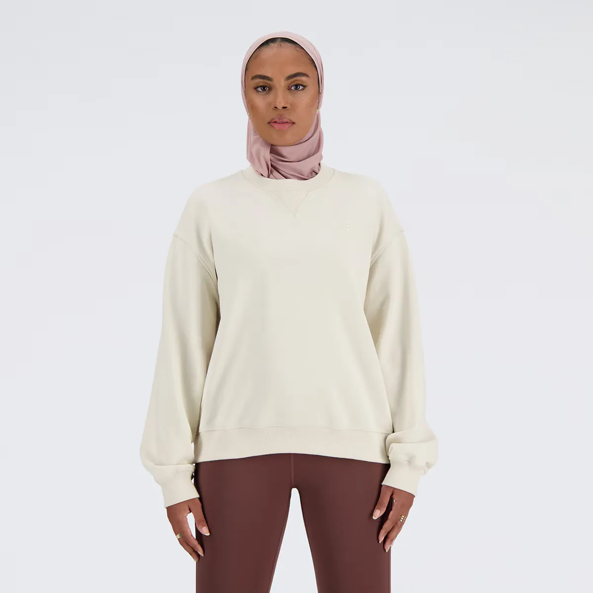 NB Athletics French Terry Crew Женская толстовка New Balance, цвет Piedra
NB Athletics French Terry Crew Женская толстовка New Balance, цвет Piedra