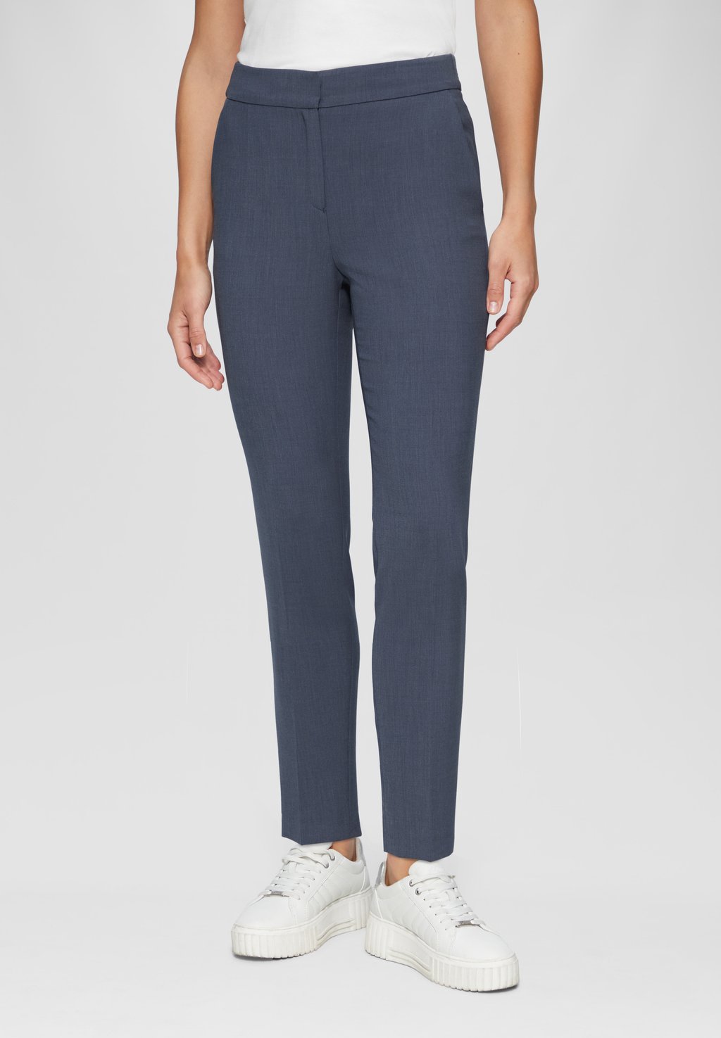 Чиносы CIGARETTE AVEC CEINTURE ÉLASTIQUE s.Oliver BLACK LABEL, светло-голубой
Чиносы CIGARETTE AVEC CEINTURE ÉLASTIQUE s.Oliver BLACK LABEL, светло-голубой