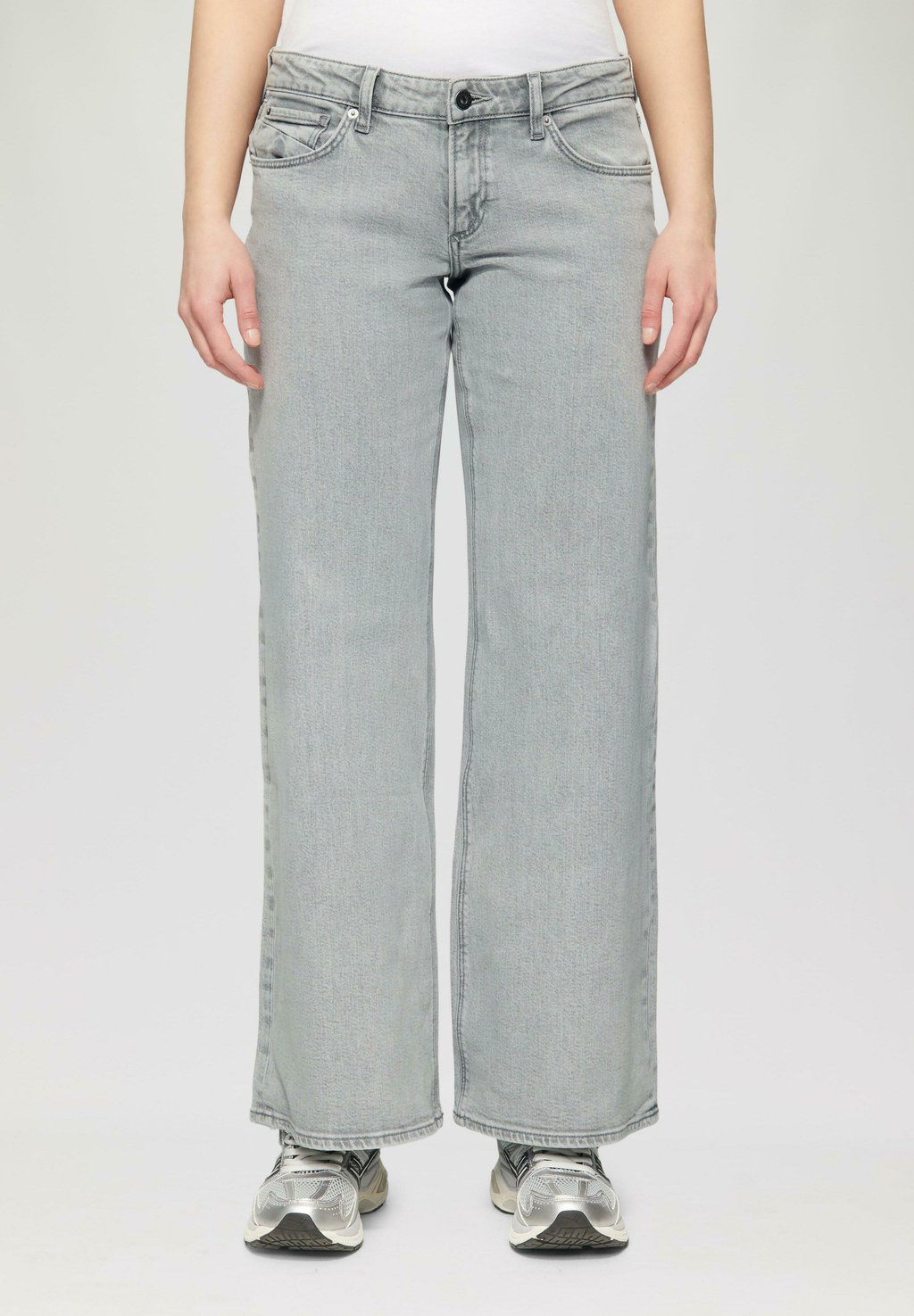 Расклешенные джинсы QS, цвет Grau
Расклешенные джинсы QS, цвет Grau