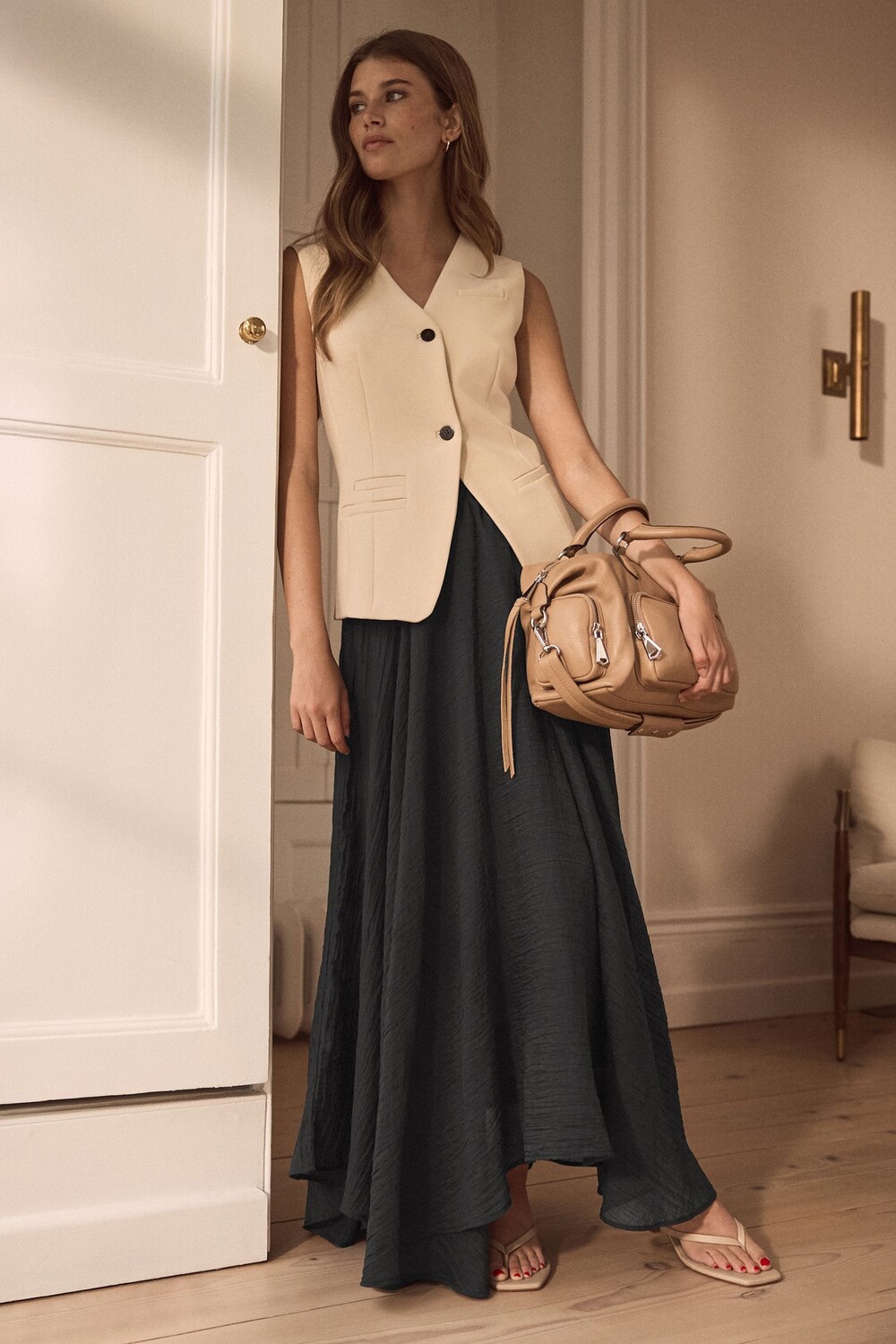 Юбка асимметричного фактурного покроя премиум класса Next, черный
Юбка асимметричного фактурного покроя премиум класса Next, черный