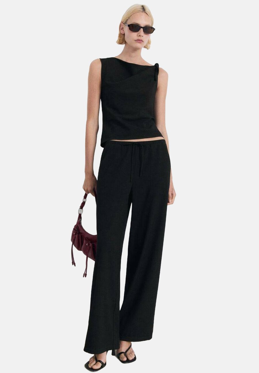 Брюки Mango Trousers, Black
Брюки Mango Trousers, Black