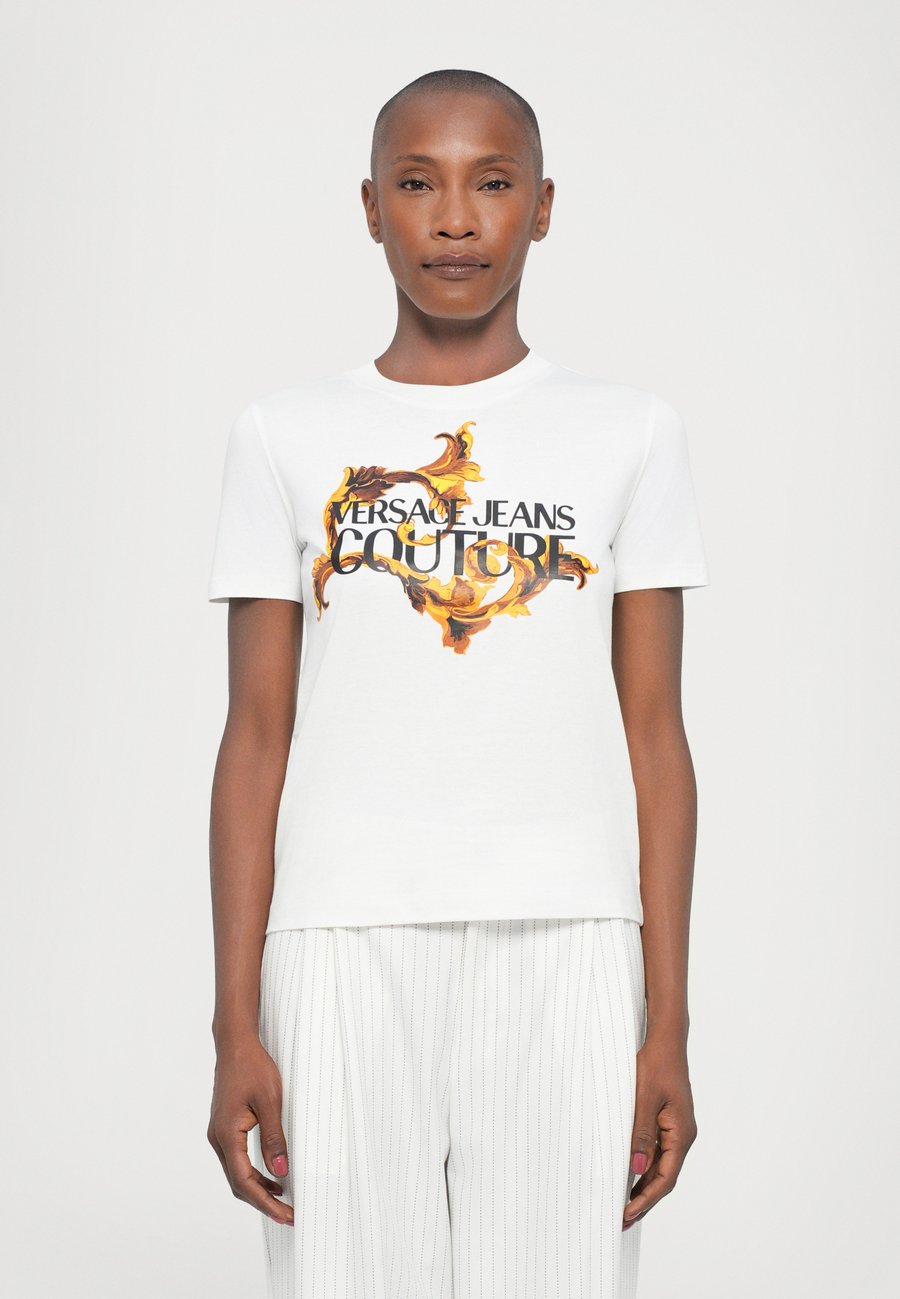 Футболка Versace Jeans Couture LOGO BAROQUE, White/Gold Coloured/White
Футболка Versace Jeans Couture LOGO BAROQUE, White/Gold Coloured/White
