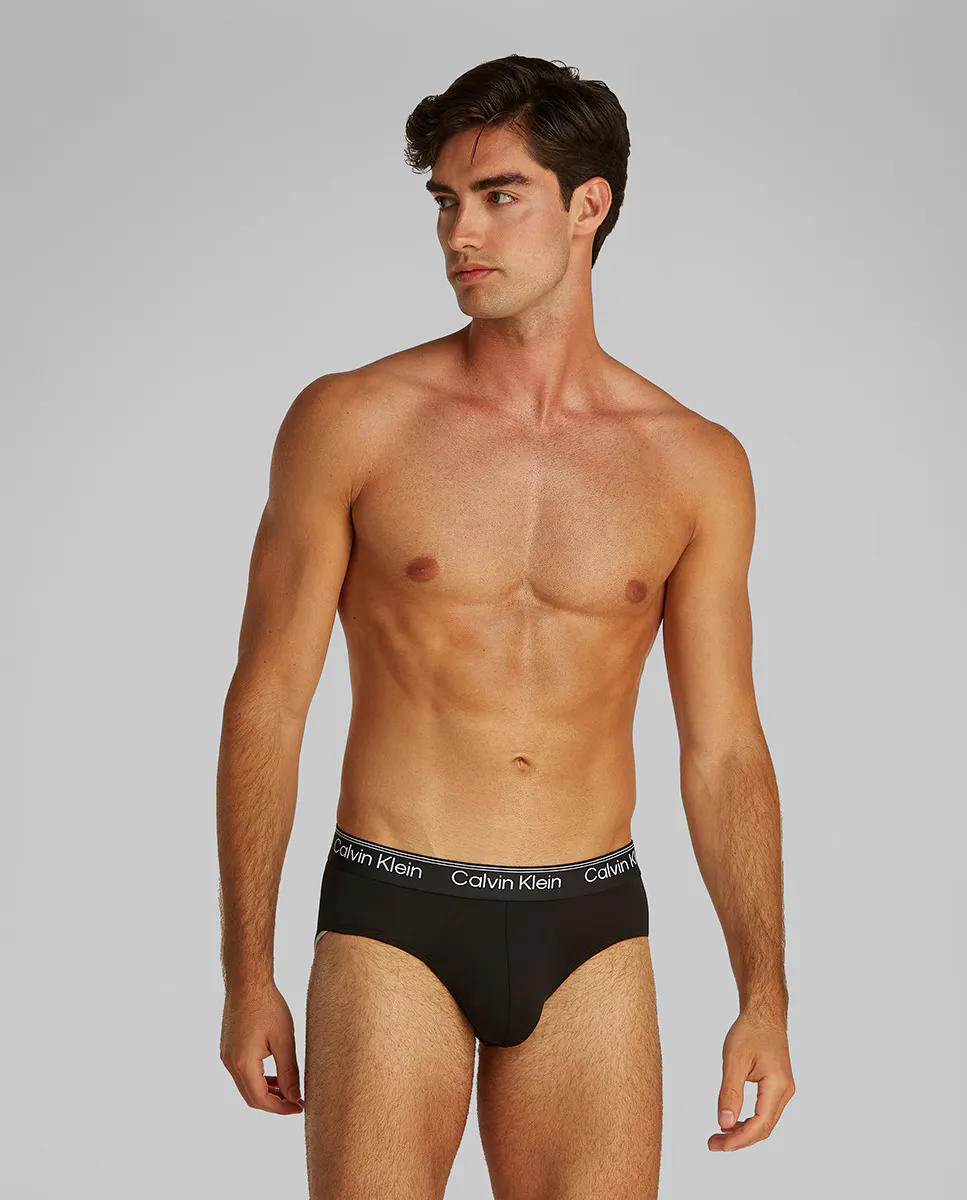 Набор из 3 трусов Calvin Klein, мультиколор
Набор из 3 трусов Calvin Klein, мультиколор