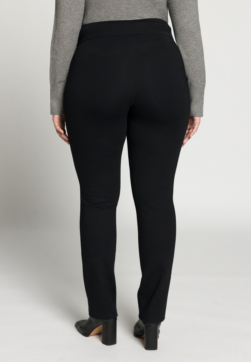 Спортивные брюки Ulla Popken, черный
Спортивные брюки Ulla Popken, черный