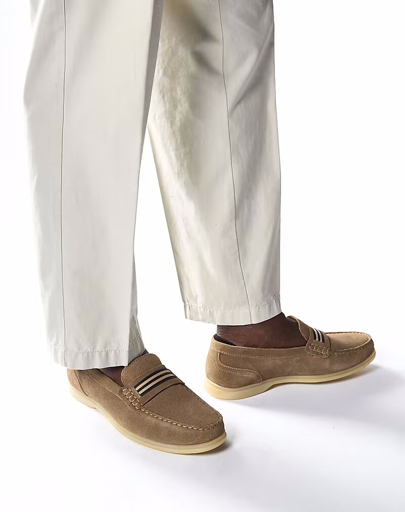 Туфли Base London Drum бежевого цвета
Туфли Base London Drum бежевого цвета