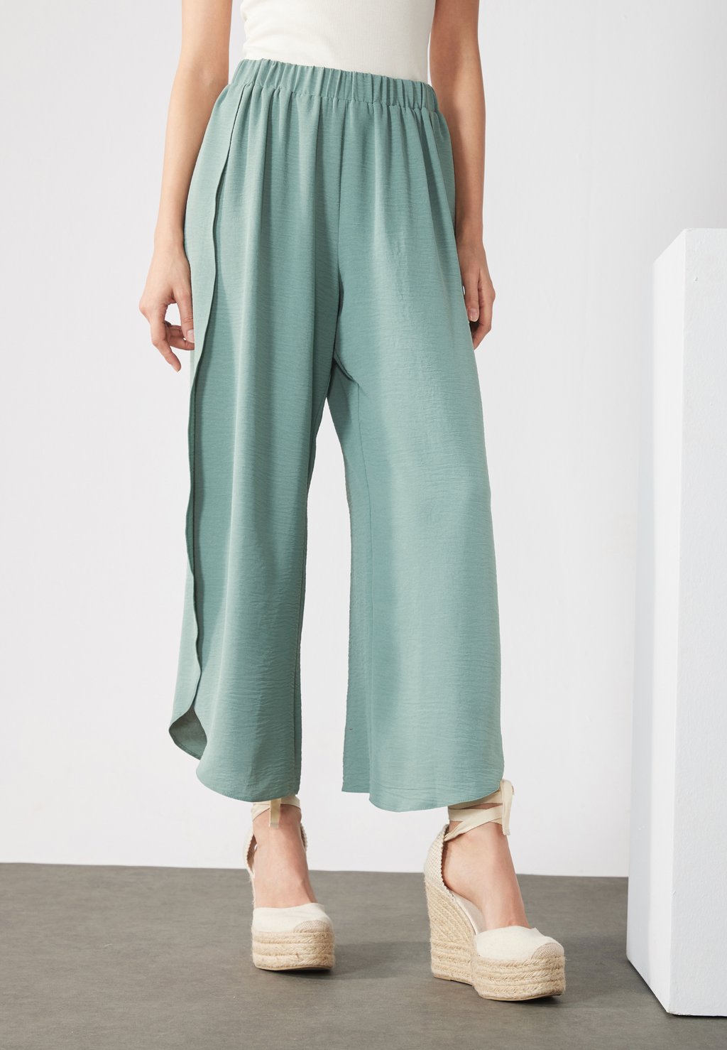 Брюки Anna Field by Zalando, зеленый
Брюки Anna Field by Zalando, зеленый