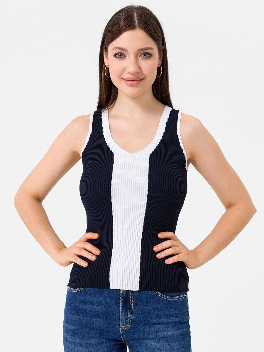 Свитер Dandalo, темно-синий
Свитер Dandalo, темно-синий