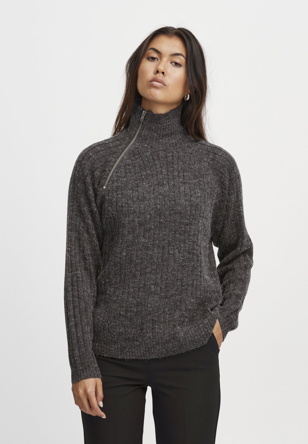 Свитшот ICHI IHNOVO LS11, цвет dark grey melange
Свитшот ICHI IHNOVO LS11, цвет dark grey melange