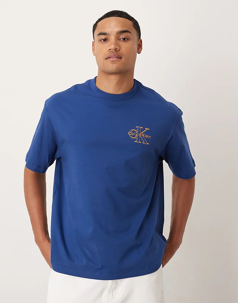 Футболка Calvin Klein Jeans с монологом в темно-синем цвете
Футболка Calvin Klein Jeans с монологом в темно-синем цвете