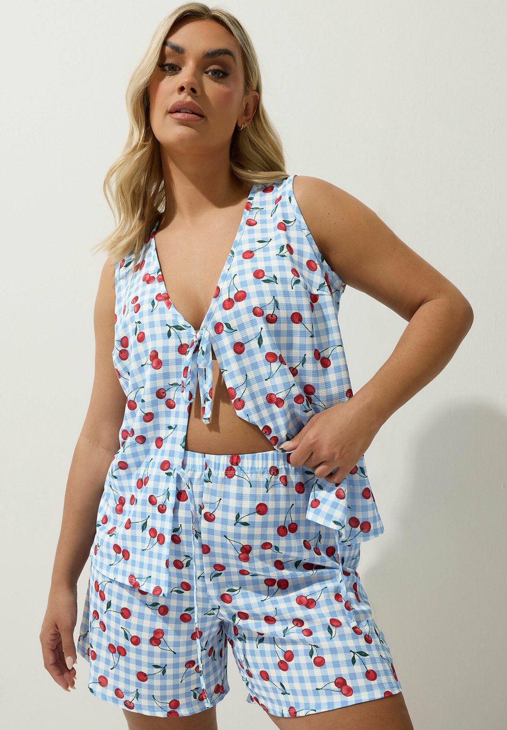 Шорты GINGHAM CHERRY PRINT Yours Clothing, светло-голубой
Шорты GINGHAM CHERRY PRINT Yours Clothing, светло-голубой