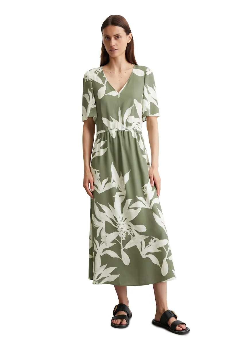 Платье с эластичной талией из струящейся вискозной саржи Marc O'Polo, зеленый
Платье с эластичной талией из струящейся вискозной саржи Marc O'Polo, зеленый