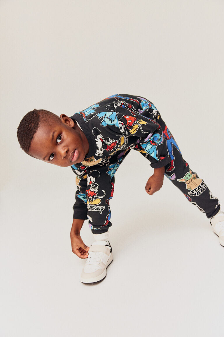 Комплект из двух толстовок с принтом H&M, черный
Комплект из двух толстовок с принтом H&M, черный