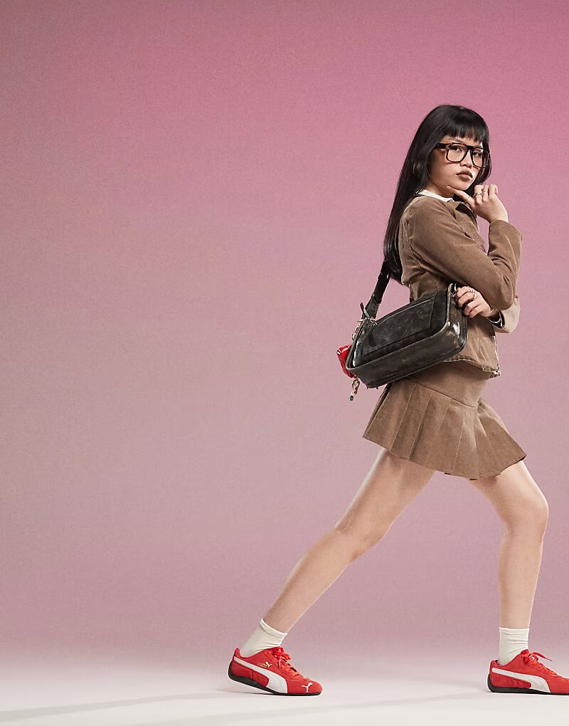 Юбка-комбинезон Motel Casna с плиссировкой и шнуровкой цвета орех
Юбка-комбинезон Motel Casna с плиссировкой и шнуровкой цвета орех