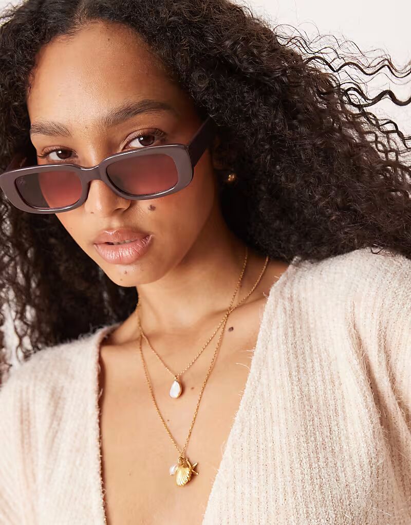 Солнцезащитные очки Jeepers Peepers прямоугольной формы темно-сливового цвета
Солнцезащитные очки Jeepers Peepers прямоугольной формы темно-сливового цвета