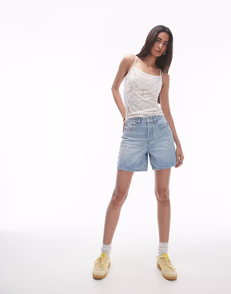 Джинсовые шорты Editor в отбеленном цвете Topshop
Джинсовые шорты Editor в отбеленном цвете Topshop