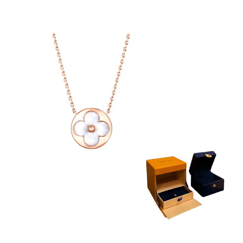 LOUIS VUITTON Подвеска Color Blossom Sun розовое золото и белый перламутр
LOUIS VUITTON Подвеска Color Blossom Sun розовое золото и белый перламутр