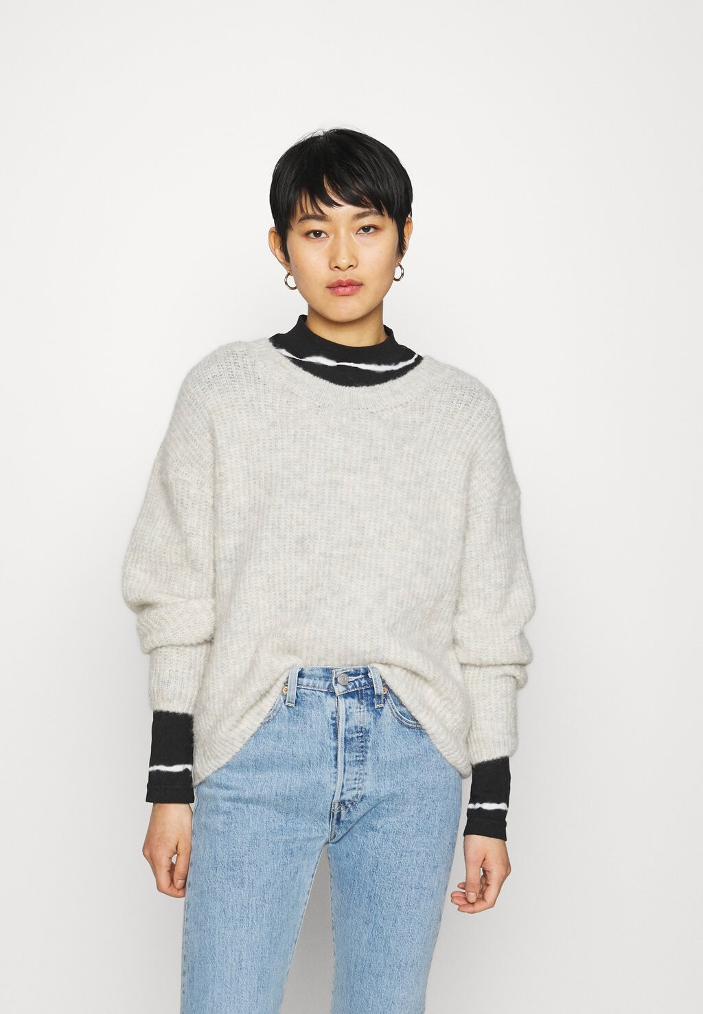 Свитер American Vintage, светло-серый
Свитер American Vintage, светло-серый