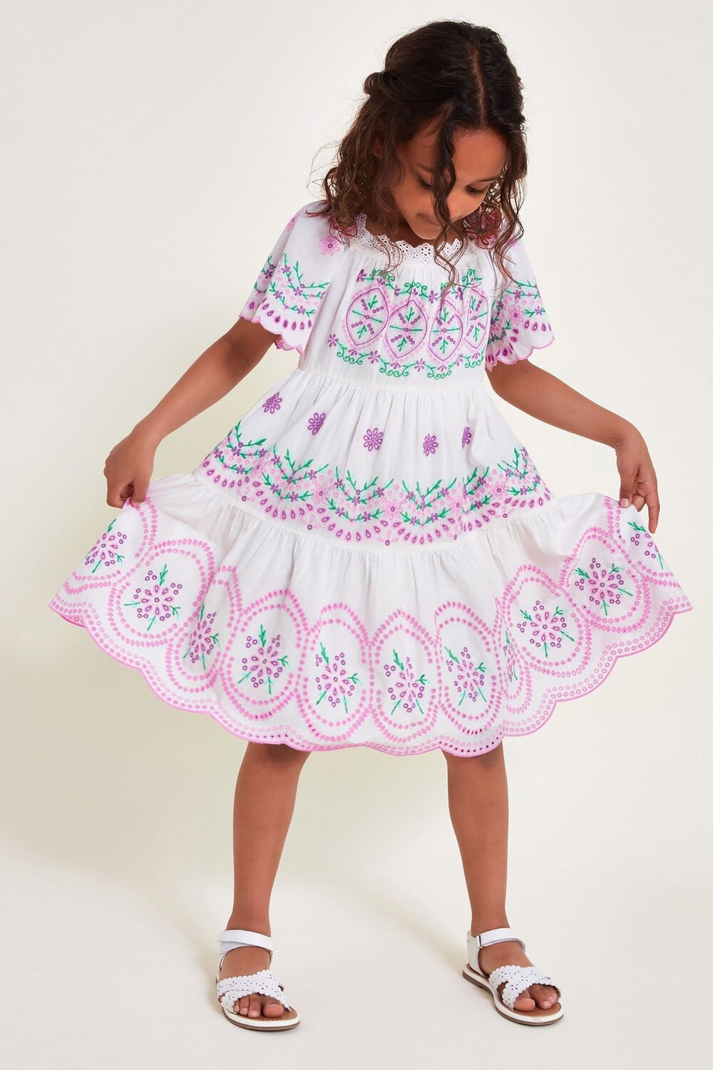 Платье с цветочным узором и английской вышивкой Monsoon, фиолетовый
Платье с цветочным узором и английской вышивкой Monsoon, фиолетовый