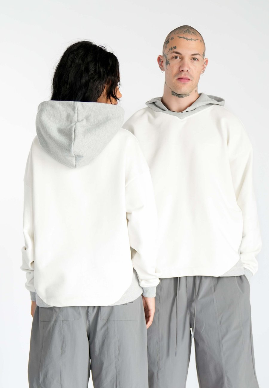 Худи Multiply Apparel OVERSIZE INLET DUALITY, Off White/Off-White
Худи Multiply Apparel OVERSIZE INLET DUALITY, Off White/Off-White