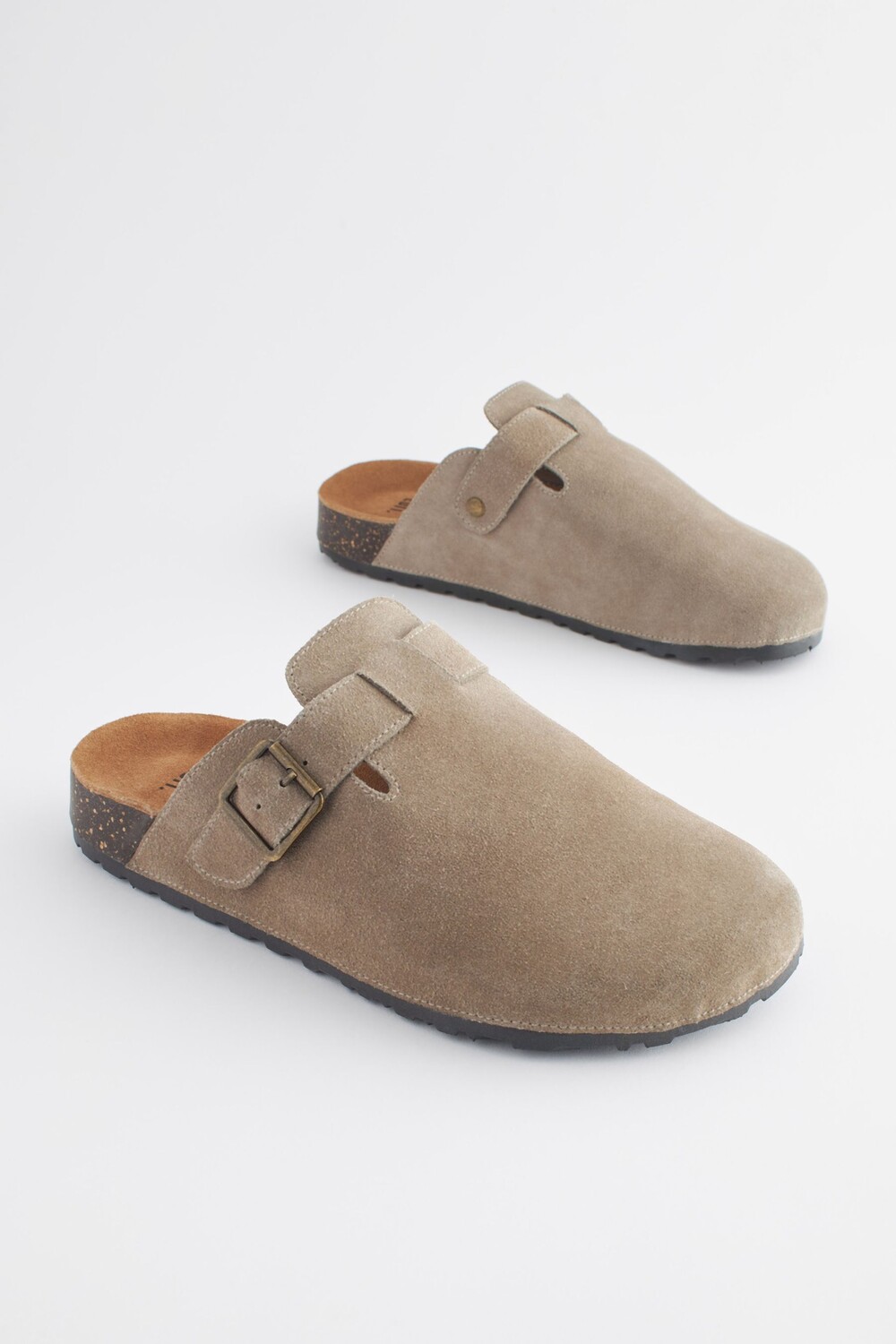 Замшевые шлепанцы EDIT Next, серый
Замшевые шлепанцы EDIT Next, серый