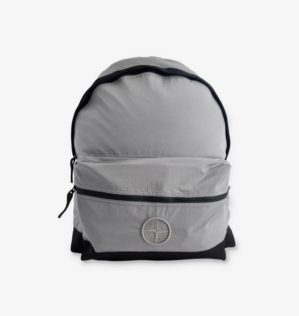 Рюкзак-Ракушка с регулируемым ремешком и фирменной вышивкой Stone Island, серый
Рюкзак-Ракушка с регулируемым ремешком и фирменной вышивкой Stone Island, серый