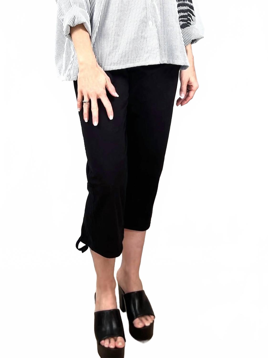 Кроп-штаны Kick Pant в черном цвете Paper Temples
Кроп-штаны Kick Pant в черном цвете Paper Temples