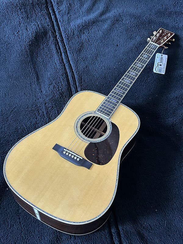 Акустическая гитара Martin Standard Series D-45 2018 - Present - Natural #2628690 4 lbs 7.6 oz
Акустическая гитара Martin Standard Series D-45 2018 - Present - Natural #2628690 4 lbs 7.6 oz