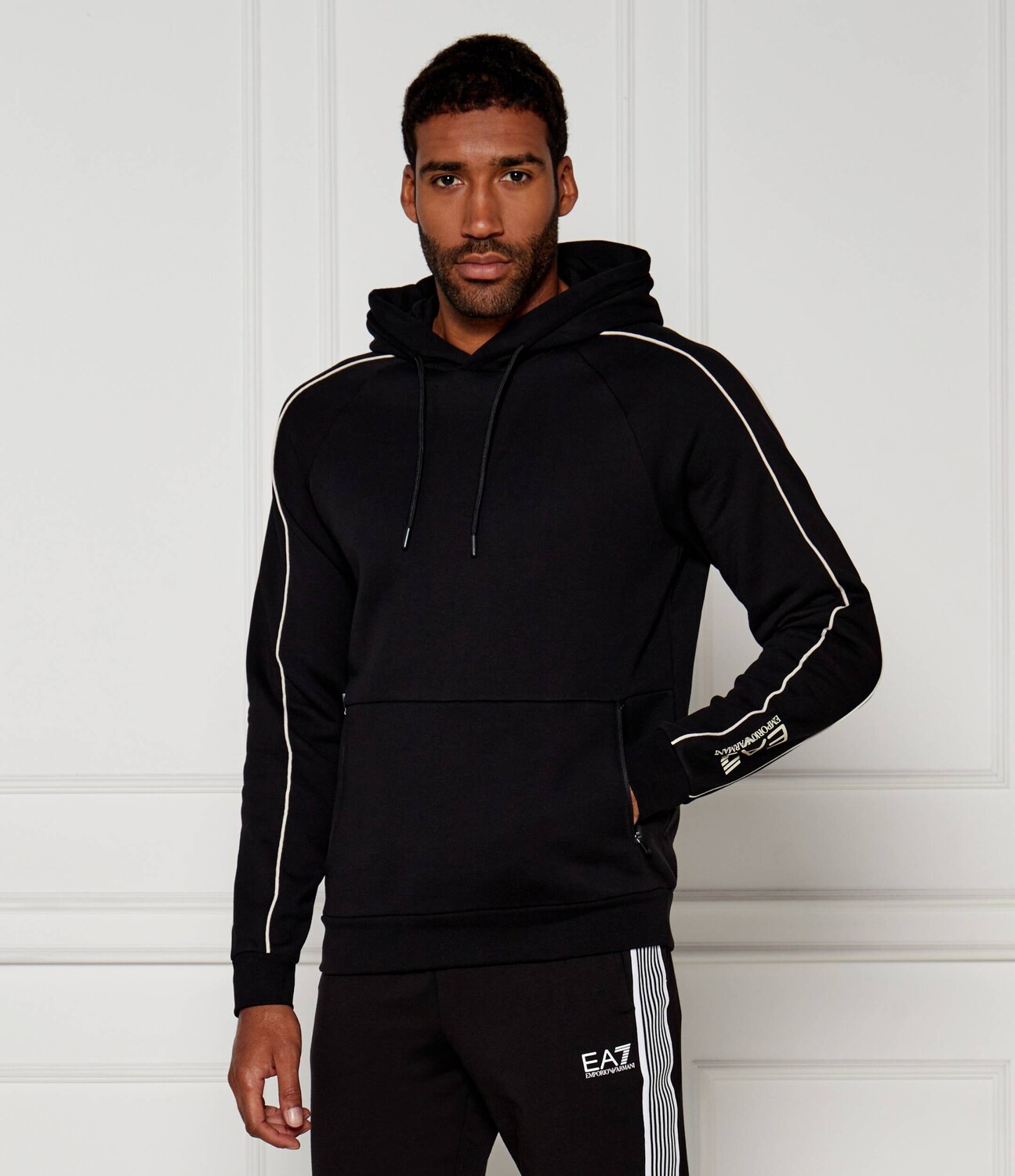 Толстовка EA7 Regular Fit, черный
Толстовка EA7 Regular Fit, черный