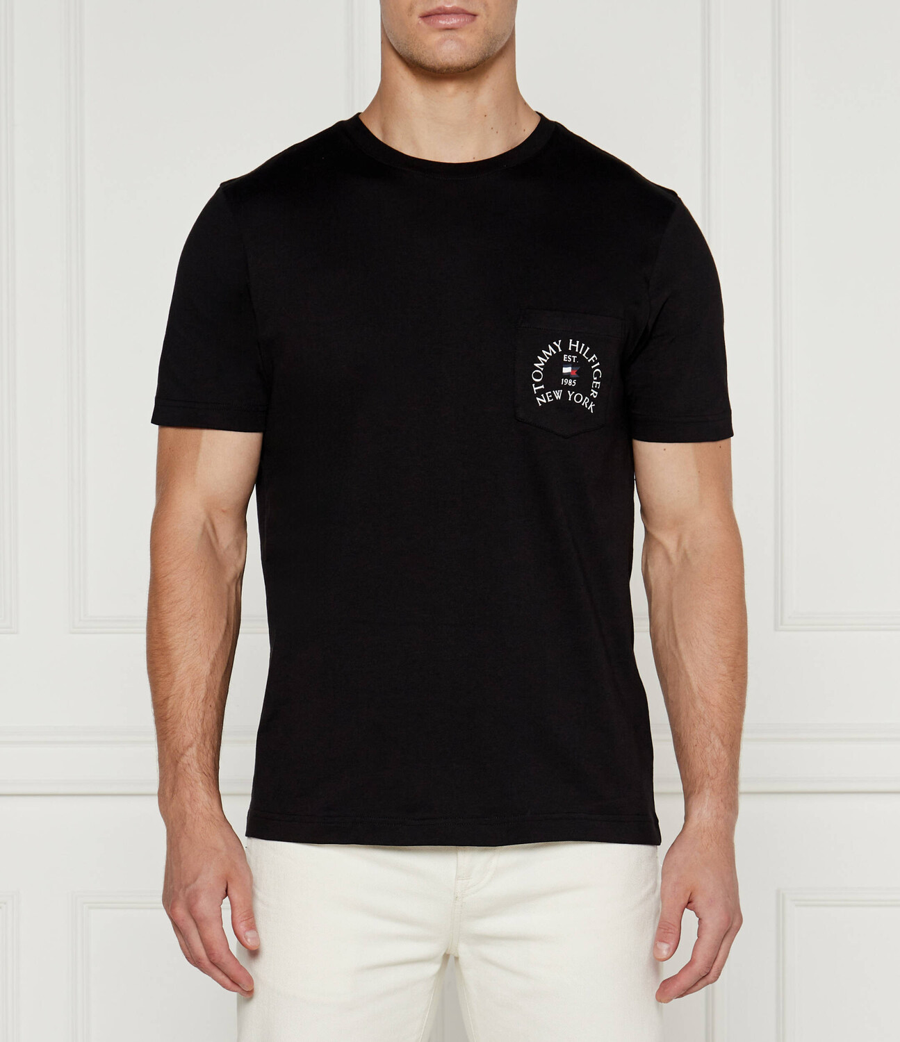 Футболка Tommy Hilfiger Regular Fit, черный
Футболка Tommy Hilfiger Regular Fit, черный