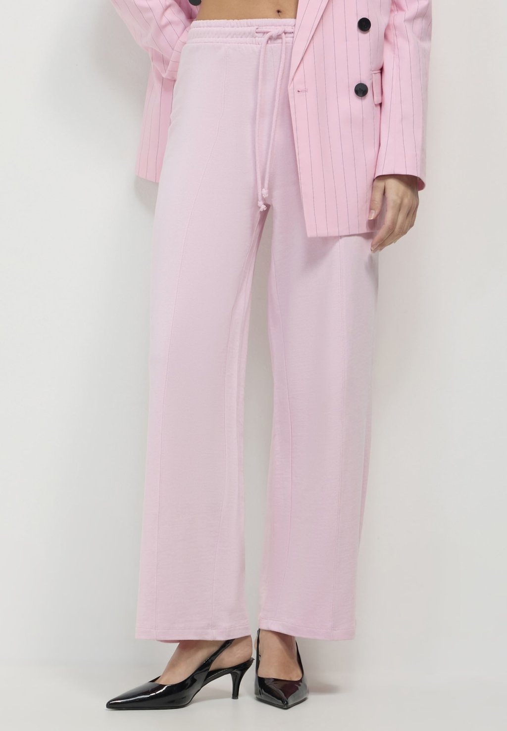 Спортивные брюки Calliope, светло-розовый
Спортивные брюки Calliope, светло-розовый