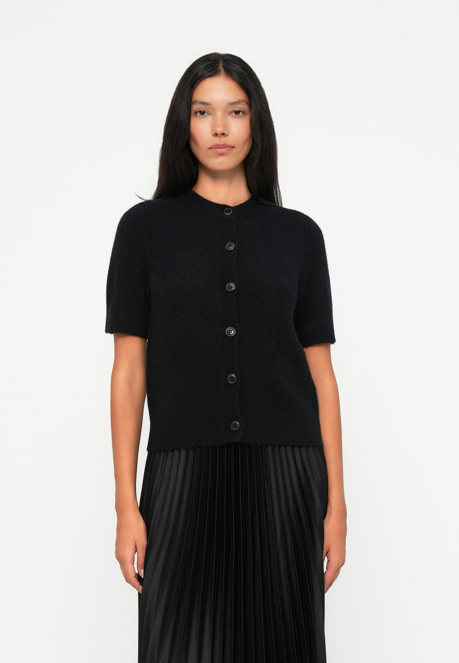 Кардиган Samsøe Samsøe NOURA CARDIGAN, Black
Кардиган Samsøe Samsøe NOURA CARDIGAN, Black